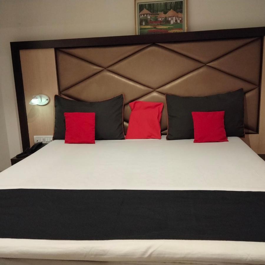 Hotel Everest Navi Mumbai Exterior foto