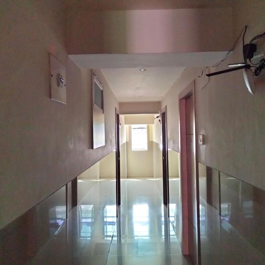 Hotel Everest Navi Mumbai Exterior foto