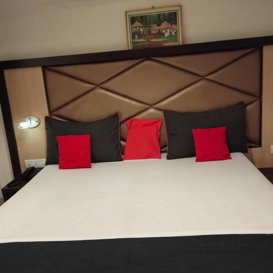 Hotel Everest Navi Mumbai Exterior foto