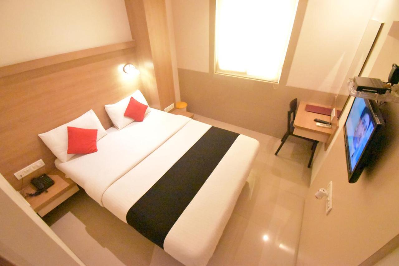 Hotel Everest Navi Mumbai Exterior foto