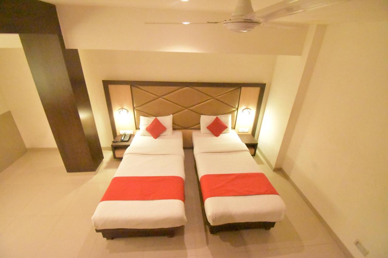 Hotel Everest Navi Mumbai Exterior foto