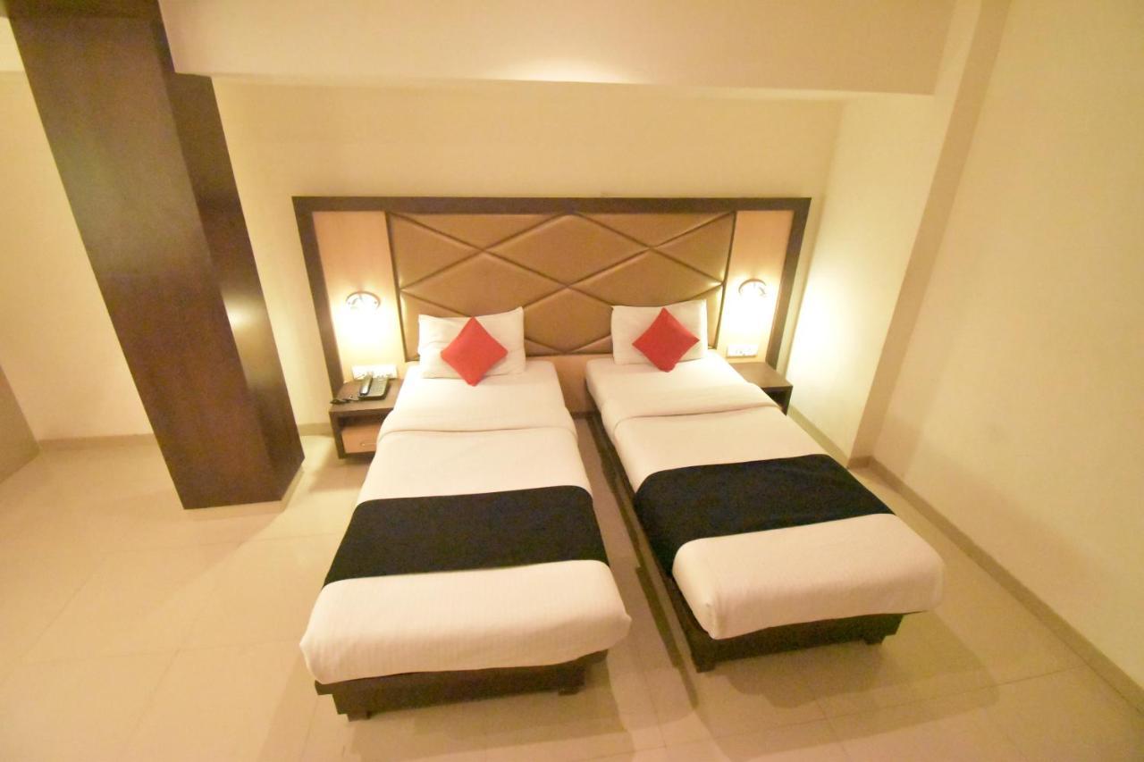Hotel Everest Navi Mumbai Exterior foto